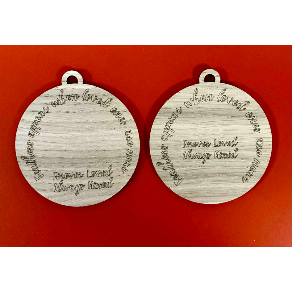 ENGRAVED OAK 'FEATHERS APPEAR' LOOP CIRCLE (CCO293)